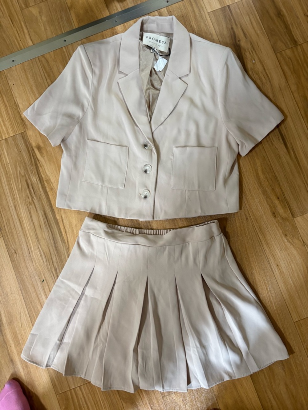 Promesa Cream Cropped Blazer and Pleated Skirt Set (MEDIUM TOP LARGE BOTTOM)